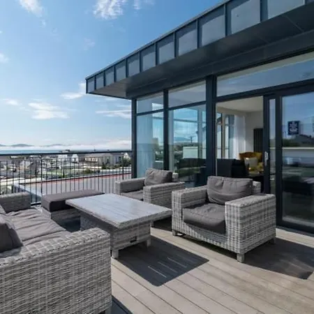 Bayview 4-bedroom Penthouse Сasa de vacaciones