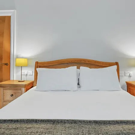 Bayview 4-bedroom Penthouse