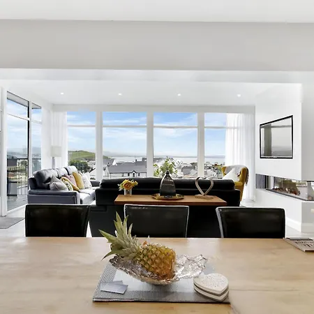 Bayview 4-bedroom Penthouse Сasa de vacaciones *