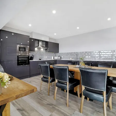 شقة Bayview 4-bedroom Penthouse *