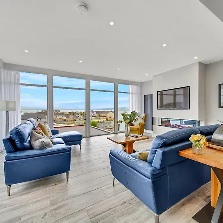 Bayview 4-bedroom Penthouse *