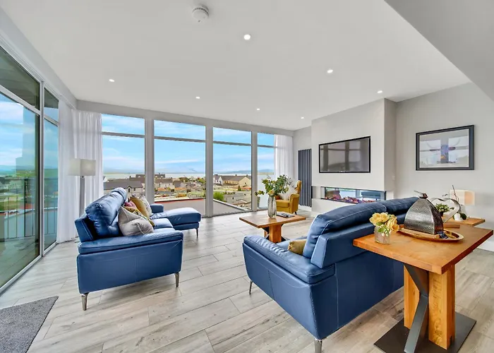 Bayview 4-bedroom Penthouse *