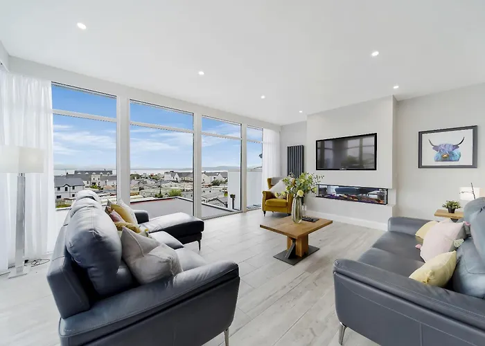 Bayview 4-bedroom Penthouse Downings